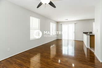 6001 St Petersburg Dr in Las Vegas, NV - Building Photo - Building Photo