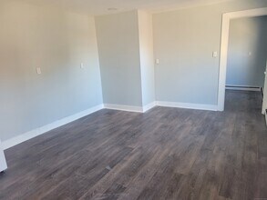 2 Center St in Andover, CT - Building Photo - Building Photo