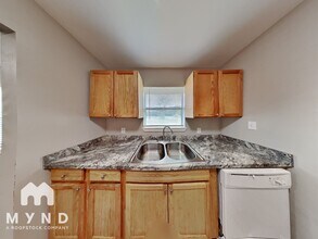 1701 Cardinal Dr in Ennis, TX - Foto de edificio - Building Photo