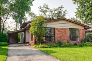 370 Madison Ave in Glencoe, IL - Building Photo