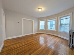 98 Hudson St, Unit 1 in Somerville, MA - Building Photo - Building Photo