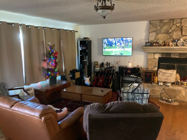 8831 Debra Ave in Los Angeles, CA - Foto de edificio - Building Photo