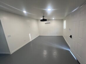 8119 McNulty Ave in Winnetka, CA - Building Photo - Building Photo