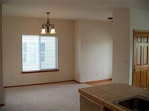 7807 W 6th Ave in Kennewick, WA - Building Photo - Building Photo