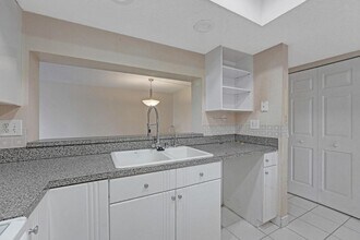 9531 Seagrape Dr in Davie, FL - Foto de edificio - Building Photo