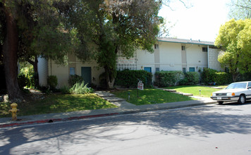 Oak Rim Apartments in Los Gatos, CA - Building Photo - Building Photo