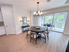 196 Indies Dr E in Naples, FL - Building Photo - Building Photo