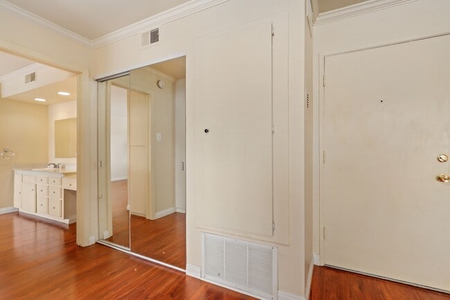 400 N Acacia Ave in Fullerton, CA - Building Photo - Building Photo