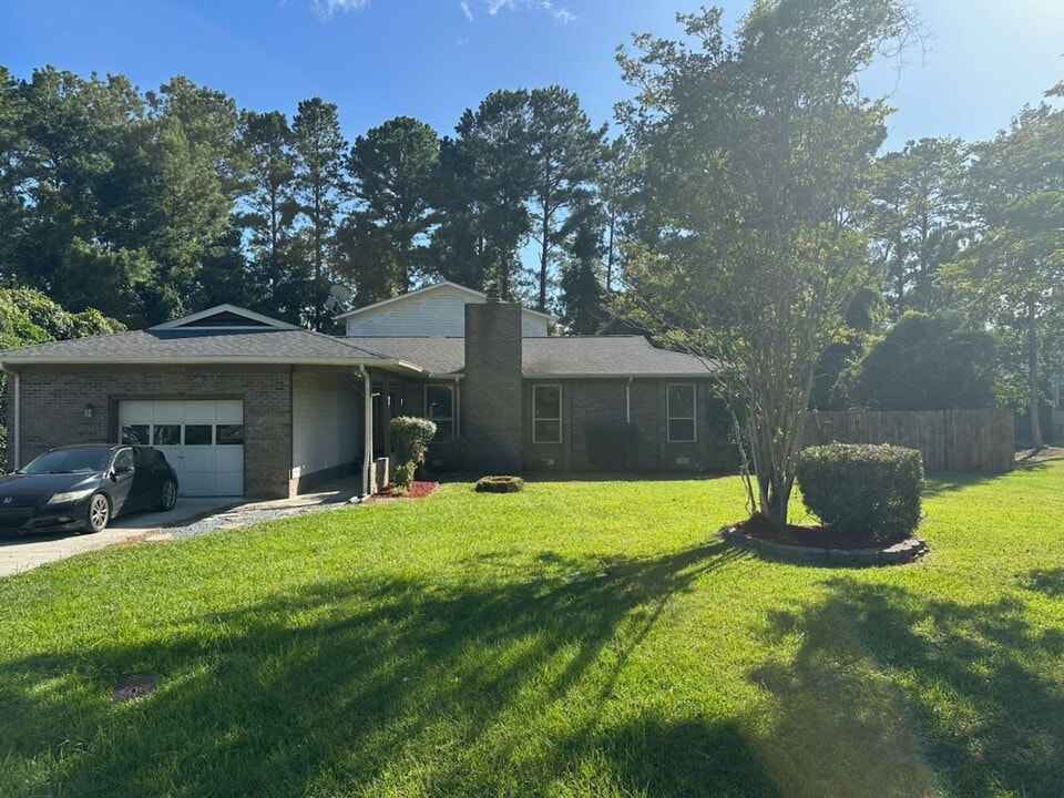 1113 Pine Valley Rd in Jacksonville, NC - Foto de edificio