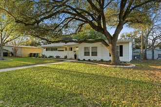 518 Brightwood Pl in San Antonio, TX - Building Photo - Building Photo