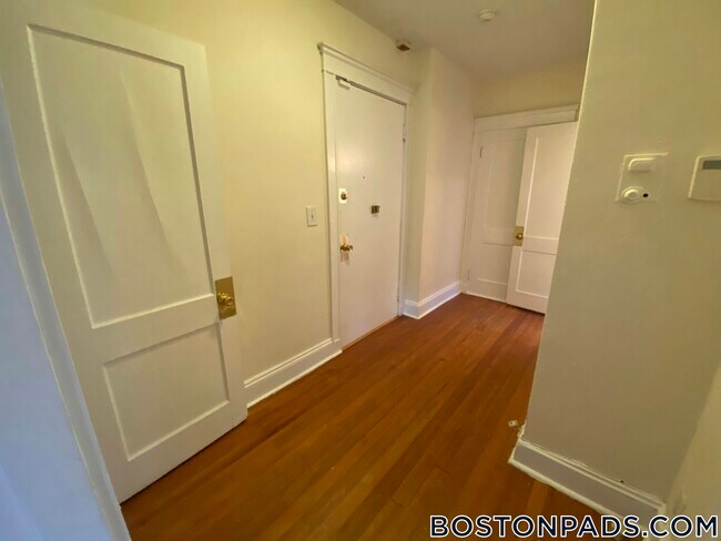 524 Cambridge St in Boston, MA - Building Photo - Building Photo