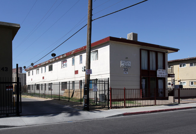 301 W Cleveland Ave in Las Vegas, NV - Building Photo - Building Photo