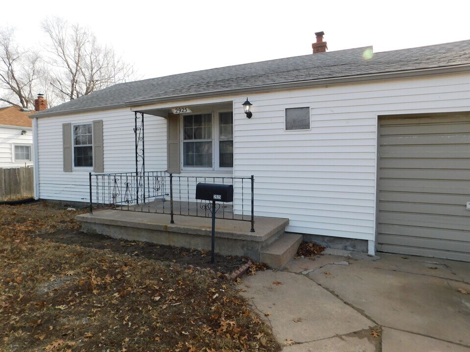 2925 E Pawnee St in Wichita, KS - Building Photo
