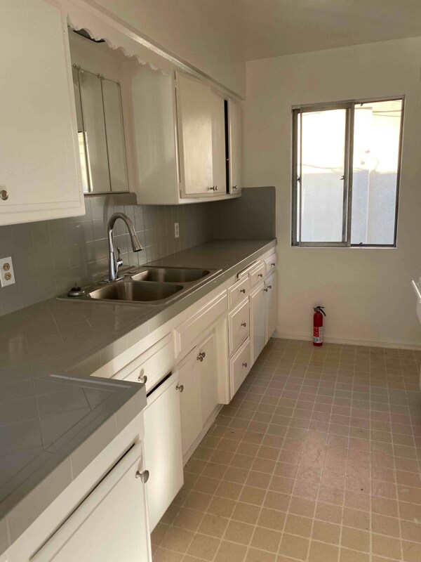 2124 La Canada Crest Dr-Unit -3 in La Canada Flintridge, CA - Building Photo - Building Photo