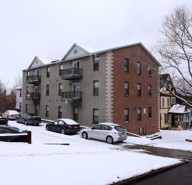 110-112 Comstock Ave in Syracuse, NY - Building Photo - Building Photo