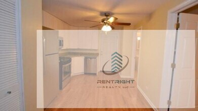 1510 W Erie St, Unit Garden in Niles, IL - Building Photo - Building Photo