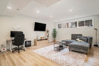 411 Leighton Terr in Ottawa, ON - Building Photo - Building Photo