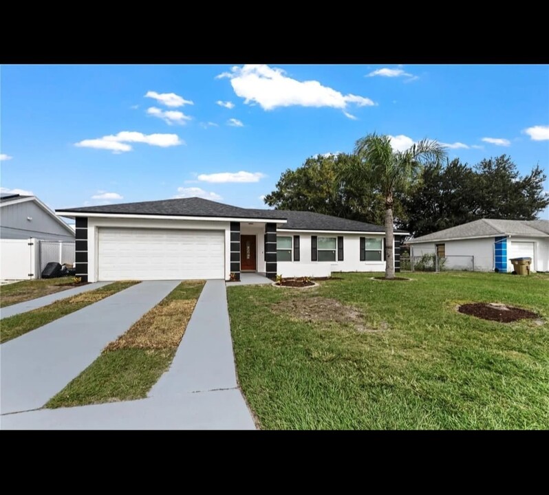 8 Trotters Cir in Kissimmee, FL - Building Photo