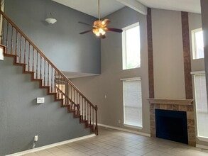 1310 Carefree Dr in League City, TX - Building Photo - Building Photo