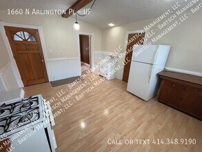 1660 N Arlington Pl-Unit -UF in Milwaukee, WI - Foto de edificio - Building Photo