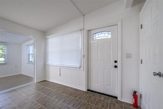 927 W Olympia Ave in Punta Gorda, FL - Building Photo - Building Photo