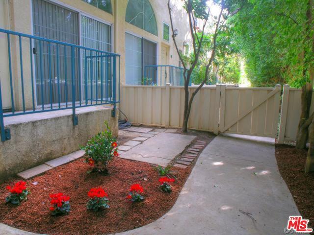 5455 Sylmar Ave-Unit -1705 in Los Angeles, CA - Building Photo - Building Photo