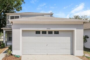 10430 Blackmore Dr in Tampa, FL - Building Photo