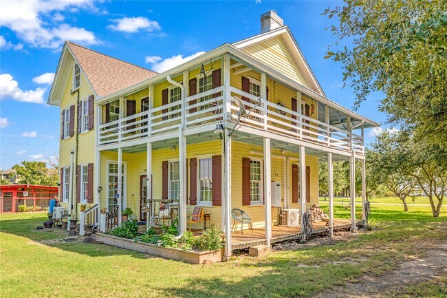 813 Nelson Ave in Port Bolivar, TX - Building Photo - Building Photo