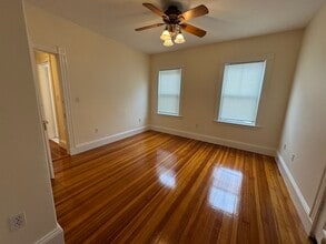 163 Belmont St, Unit Room in Belmont, MA - Building Photo - Building Photo