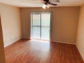 155 Dillon Rd in Hilton Head Island, SC - Building Photo - Building Photo