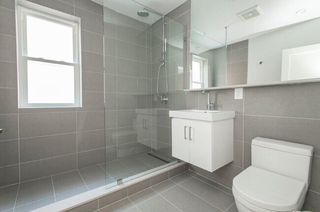 1999 Commonwealth Ave in Boston, MA - Building Photo - Building Photo