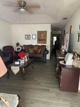 1901 Jefferson St in Mission, TX - Foto de edificio - Building Photo