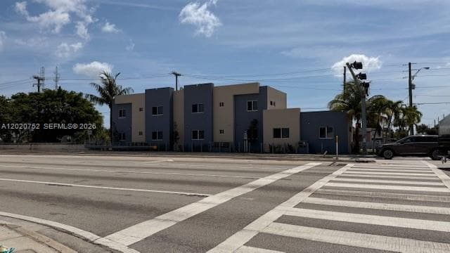 property at 811 E 52nd St
