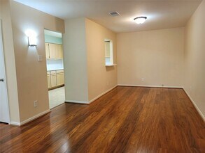 2203 Place Rebecca Ln, Unit C9 in Houston, TX - Building Photo - Building Photo