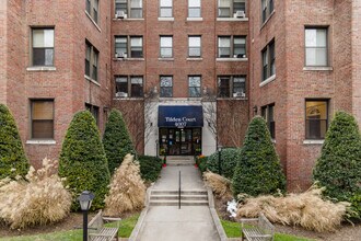 Tilden Court in Washington, DC - Foto de edificio - Building Photo