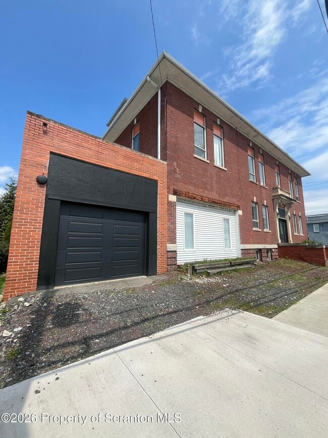 802 Main St in Peckville, PA - Building Photo - Building Photo