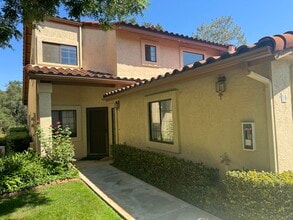 1718 Tecalote Dr, Unit 10 in Fallbrook, CA - Foto de edificio - Building Photo