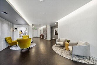 590 1st Ave S in Seattle, WA - Foto de edificio - Building Photo
