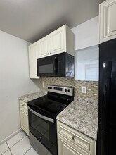 5793 S Rue Rd in West Palm Beach, FL - Building Photo - Building Photo