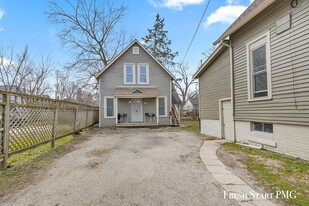 1231 Terrace St in Muskegon, MI - Building Photo