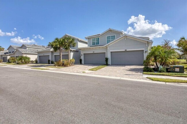 property at 14640 Sycamore Ct