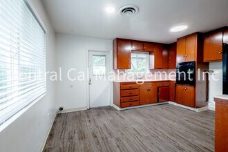 2000-2004 Bank St in Bakersfield, CA - Building Photo - Building Photo