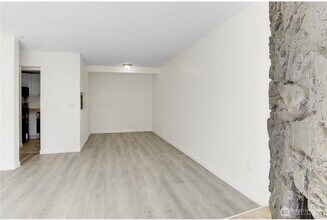 21615 80th Ave W in Edmonds, WA - Building Photo - Building Photo