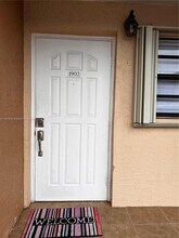 18216 Mediterranean Blvd in Hialeah, FL - Building Photo - Building Photo