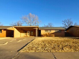 2106 57th St in Lubbock, TX - Building Photo