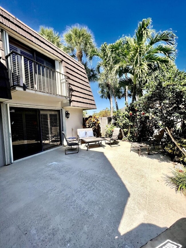 property at 1518 15th Ct