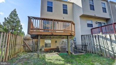 6109 Jenlar Dr in Centreville, VA - Building Photo - Building Photo