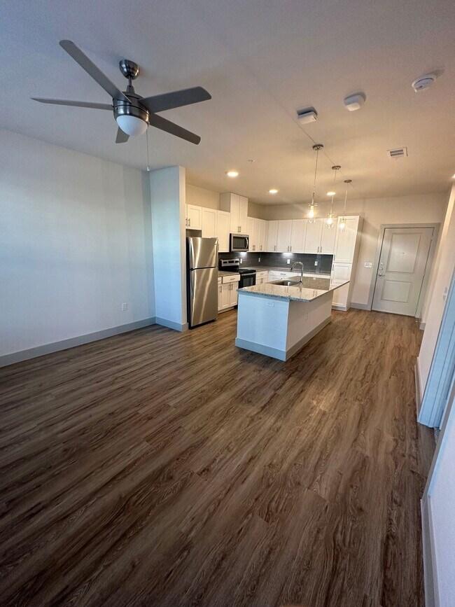 1451 Beltmill Pkwy in Saginaw, TX - Foto de edificio - Building Photo