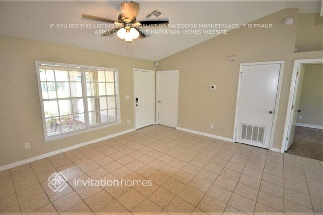 12122 Meadow Ln in San Antonio, FL - Building Photo - Building Photo