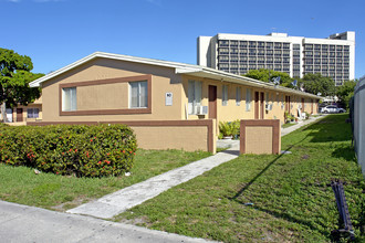 4021-4033 NW 11th St in Miami, FL - Building Photo - Building Photo